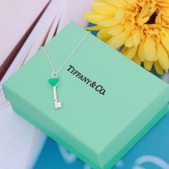 Tiffany &amp; Co အမျိုးသမီး လည်ဆွဲ အသည်းပုံ key ဆွဲသီးပါ သော့ပုံစံသတ္တုငွေရည်စိမ် ဆွဲကြိုး  ဆွဲပြား   003450