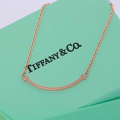 Tiffany &amp; Co  I စာတန်းပုံပါဆွဲကြိုး  အမျိုးသမီး လည်ဆွဲ သတ္တုရွှေရည်စိမ်ဖက်ရှင် အပြုံးကွင်ဆက် ဆွဲကြိုး 003458