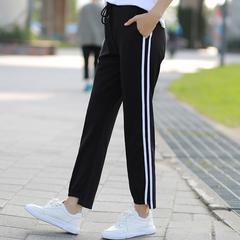 နူးညံ့သော 2020 ဒီဇိုင်းသစ် Sweatpants အမျိုးသမီး နွေဦးရာသီနဲ့နွေရာသီ အနက် ပေါ့ပေါ့ပါးပါး အပွ ပေါ့ပေါ့ပါးပါး သေးငယ်လိုက် ခြေလျင် ဘောင်းဘီ လက်ကား